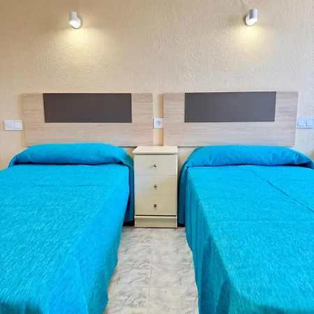 Appartamento Beachfront For 6, 3 Bathrooms, Levante *