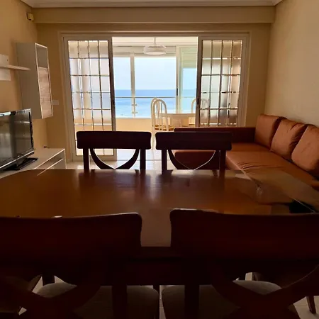 Appartamento Beachfront For 6, 3 Bathrooms, Levante