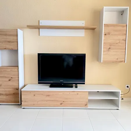 Apartment Beachfront For 6, 3 Bathrooms, Levante