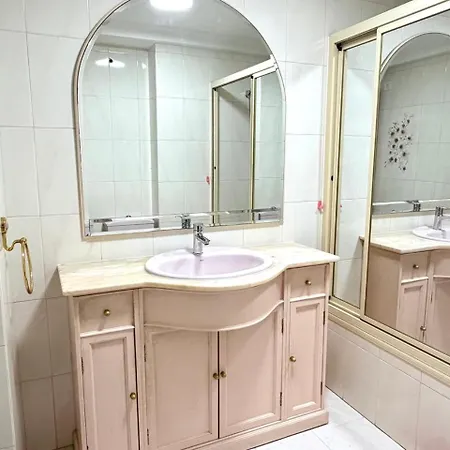 Beachfront For 6, 3 Bathrooms, Levante Appartamento *