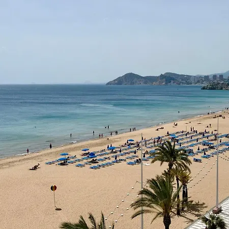 Beachfront For 6, 3 Bathrooms, Levante Apartment Benidorm